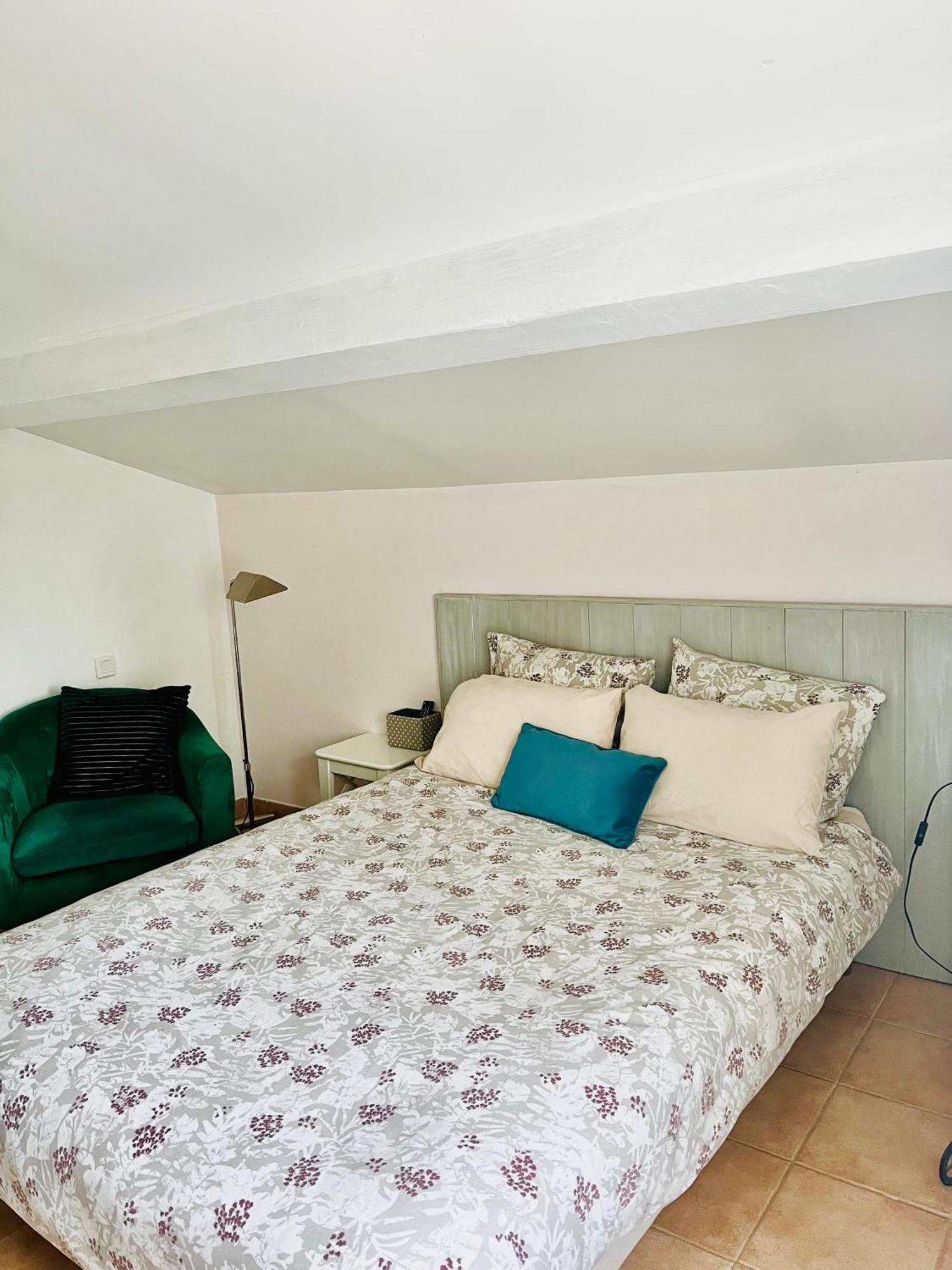 Mas Saint-Ange Bed and Breakfast Lunel  Værelse billede